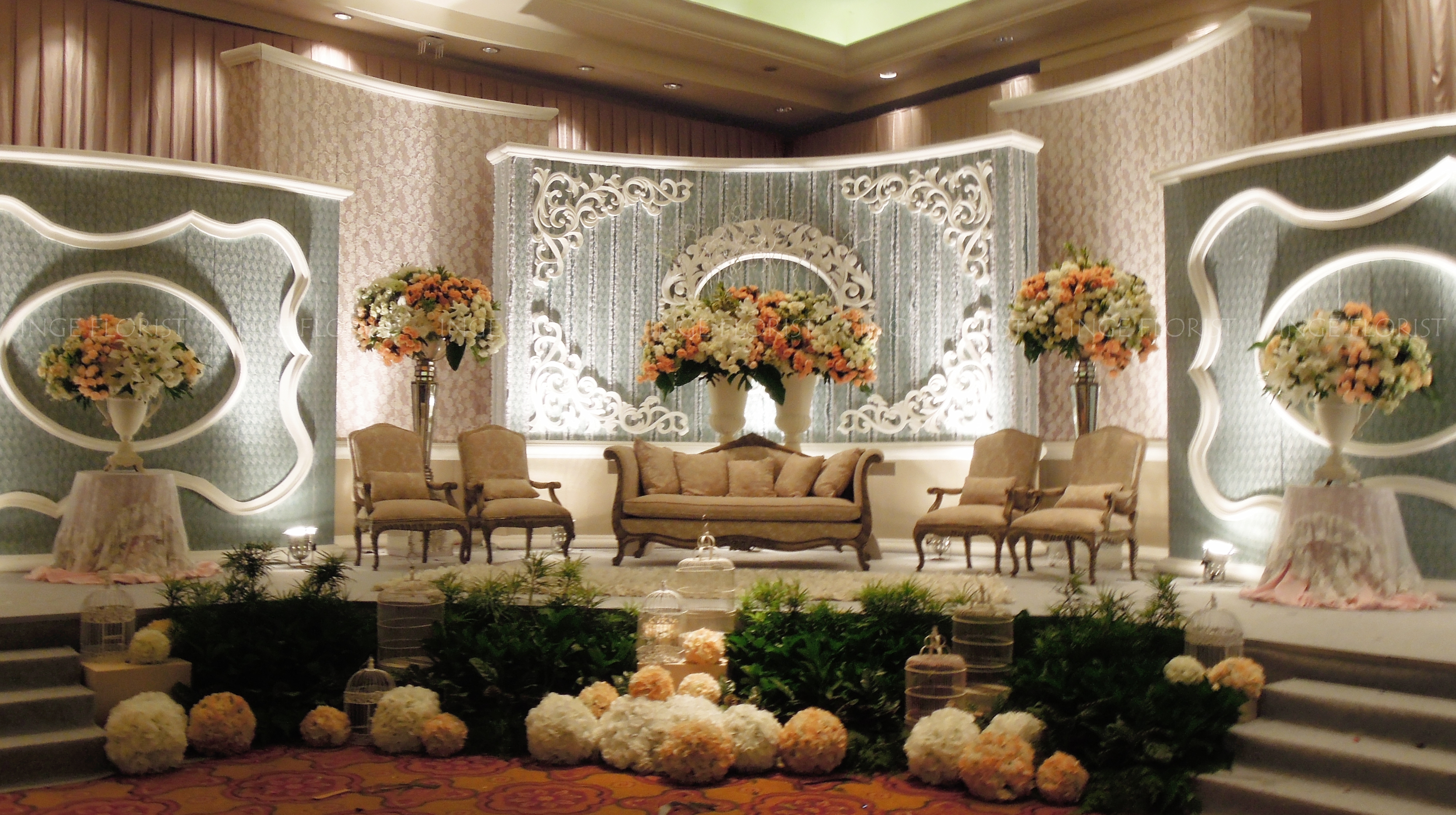 jasa dekorasi  pelaminan murah di surabaya wedding  